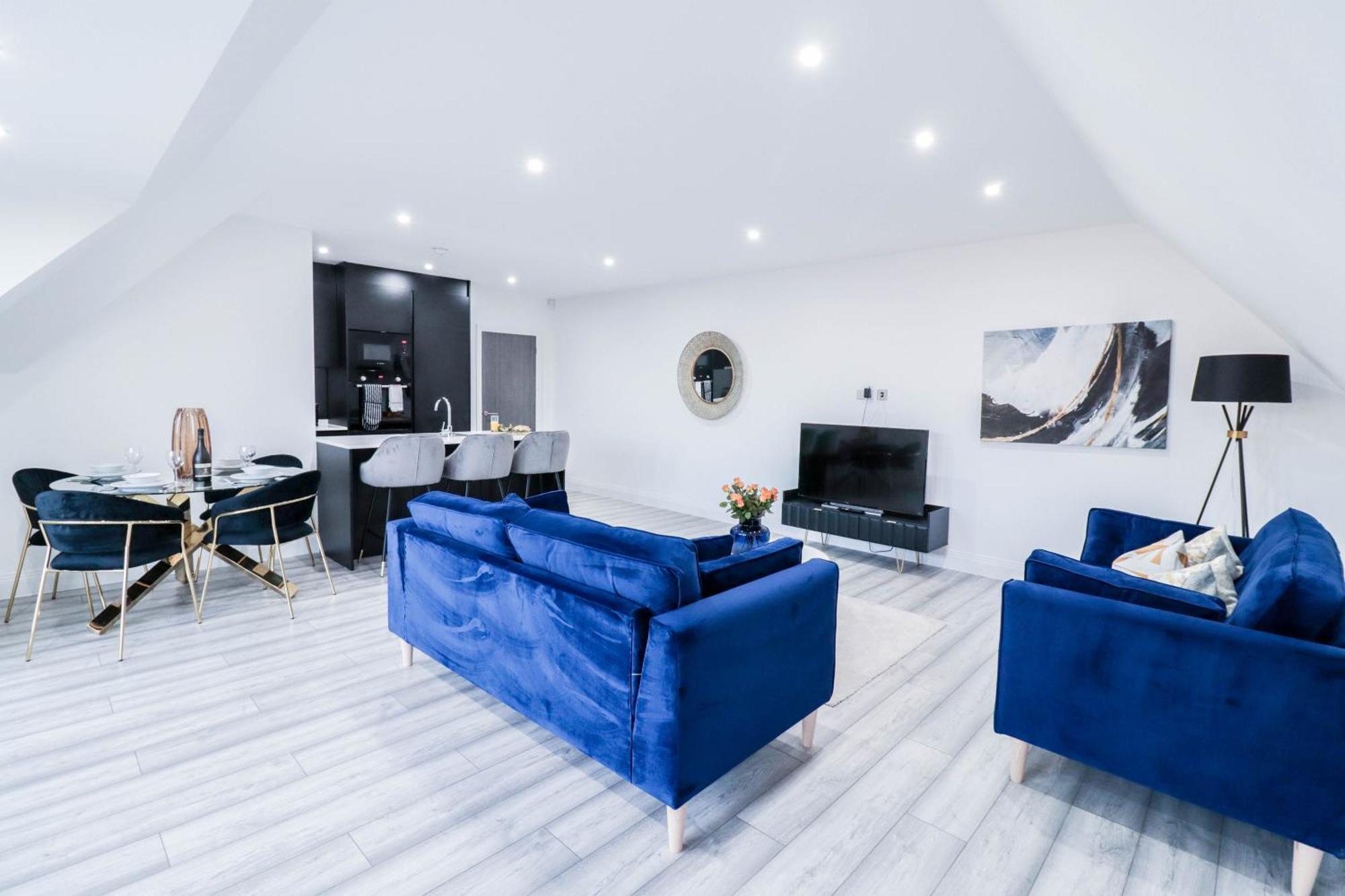 Elegant Apartments In Staines L Free Onsite Parking Exterior foto